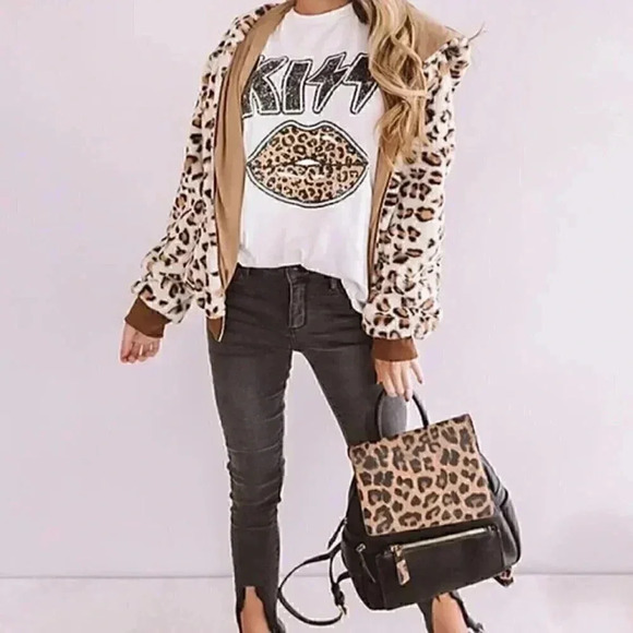 KISS Leopard Lips T-Shirt Tee Top Shirt - Picture 3 of 5